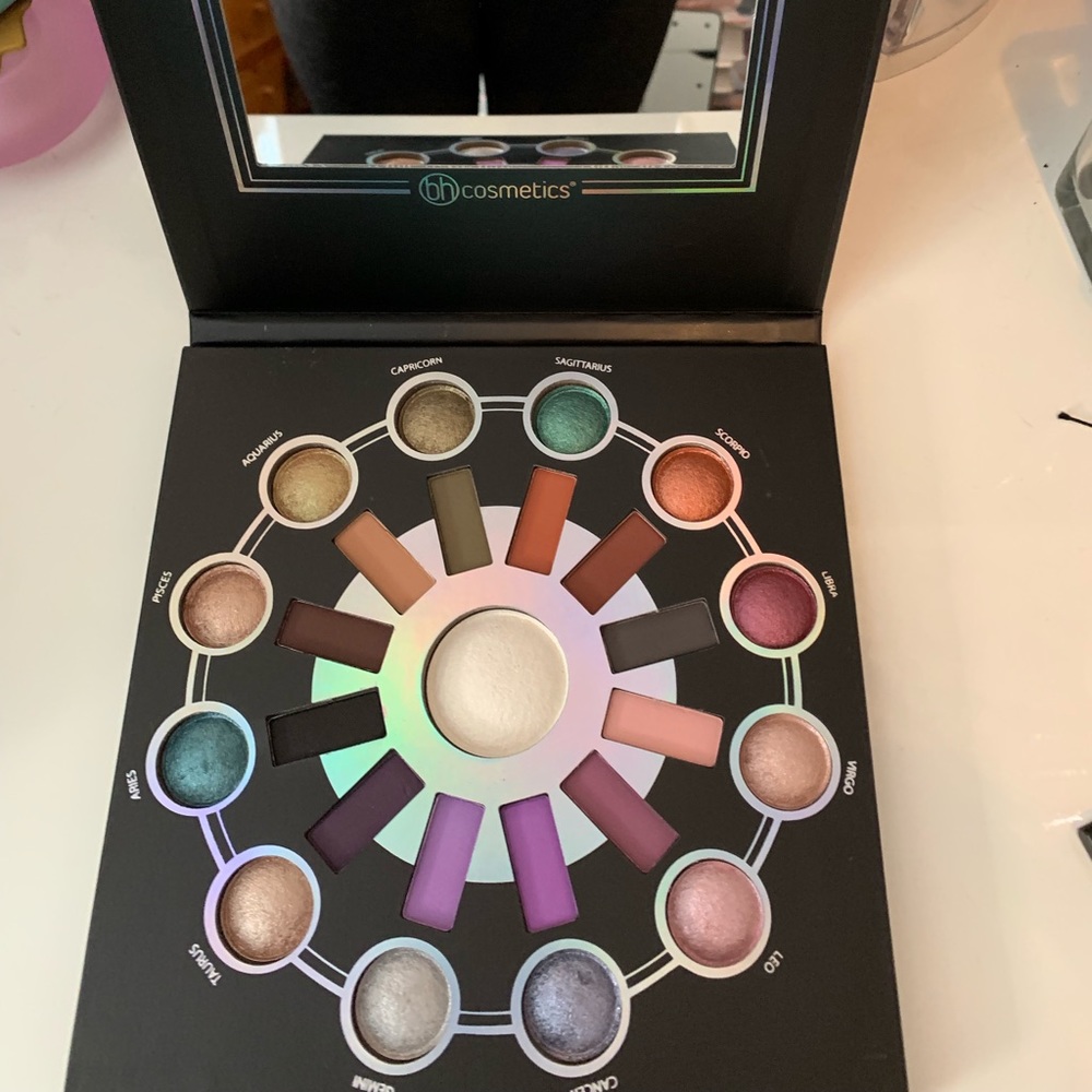 BRAND NEW! BH COSMETICS ZODIAC EYESHADOW PALETTE